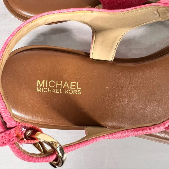 Michael Kors Plate Flat Thong Sandal Color Tea Rose Monogram Womens Size 8 - Picture 6 of 12